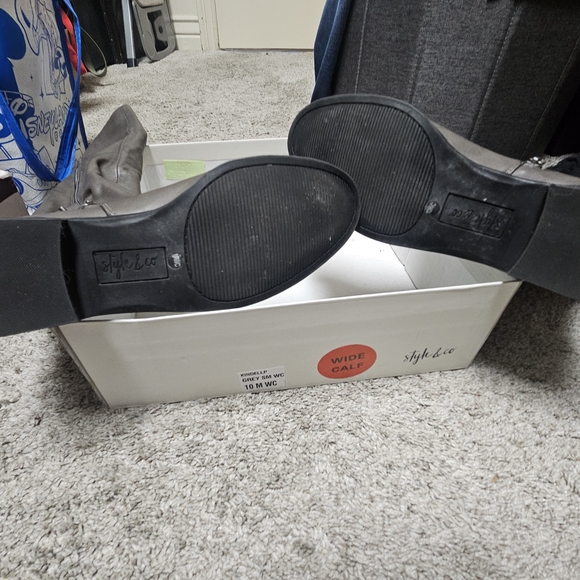 Stylish Gray Wide Calf-Tall Boots - Picture 3 of 4